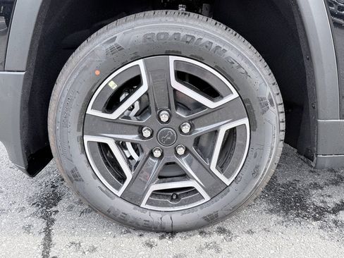 New 2026 Jeep Cherokee Laredo image 32