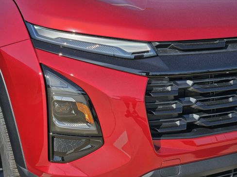 New 2027 Chevrolet Equinox LT w/ Convenience Package II FWD image 9