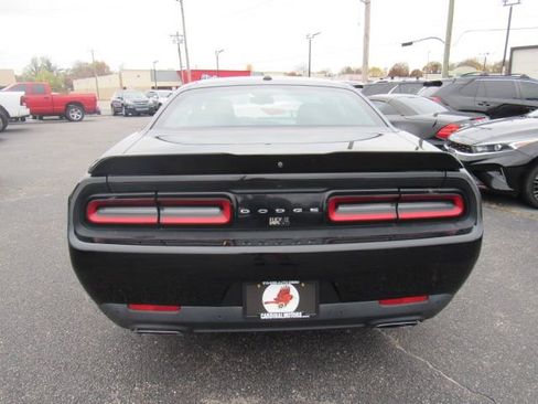 Used 2021 Dodge Challenger R/T image 6