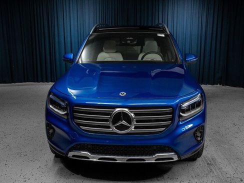 New 2026 Mercedes-Benz GLB 250 image 2