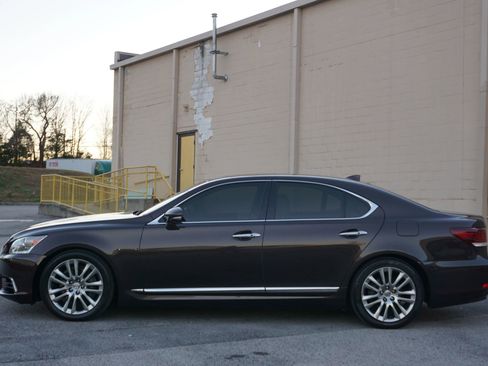 Used 2015 Lexus LS 460 image 10