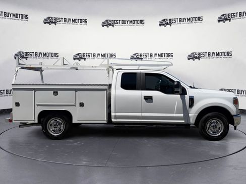 Used 2022 Ford F250 XL w/ Power Equipment Group RWD image 9