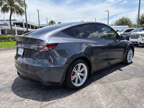 Used 2022 Tesla Model Y Performance AWD/4WD image 7