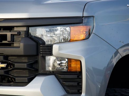 Used 2026 Chevrolet Silverado 1500 Custom RWD image 4