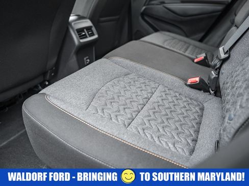 Used 2024 Chevrolet Equinox LT image 32