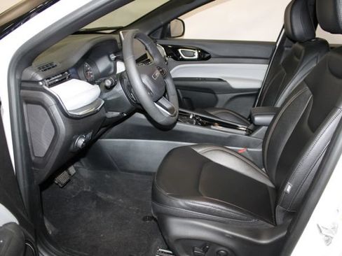 Used 2024 Jeep Compass Limited AWD/4WD image 6