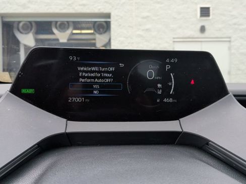 Used 2025 Toyota Prius LE FWD image 18
