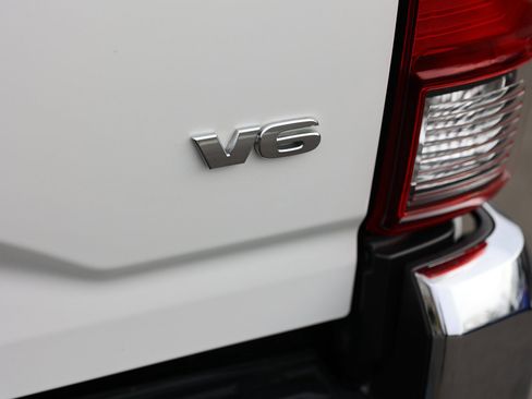 Used 2021 Toyota Tacoma SR5 image 12