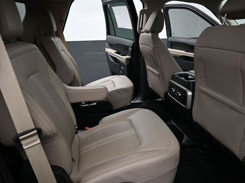 Used 2023 Ford Expedition Limited RWD image 22