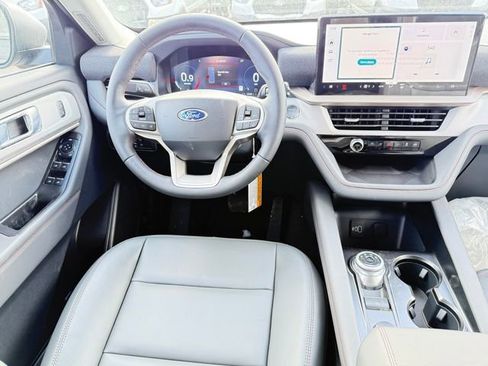 New 2026 Ford Explorer Active w/ Active Comfort Package image 10