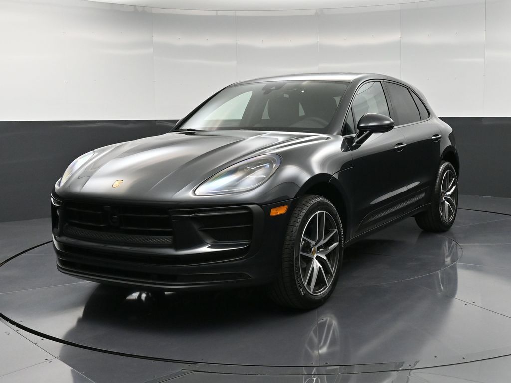Certified 2026 Porsche Macan AWD/4WD image 1