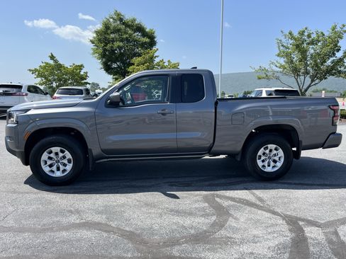 Used 2024 Nissan Frontier SV AWD/4WD image 9