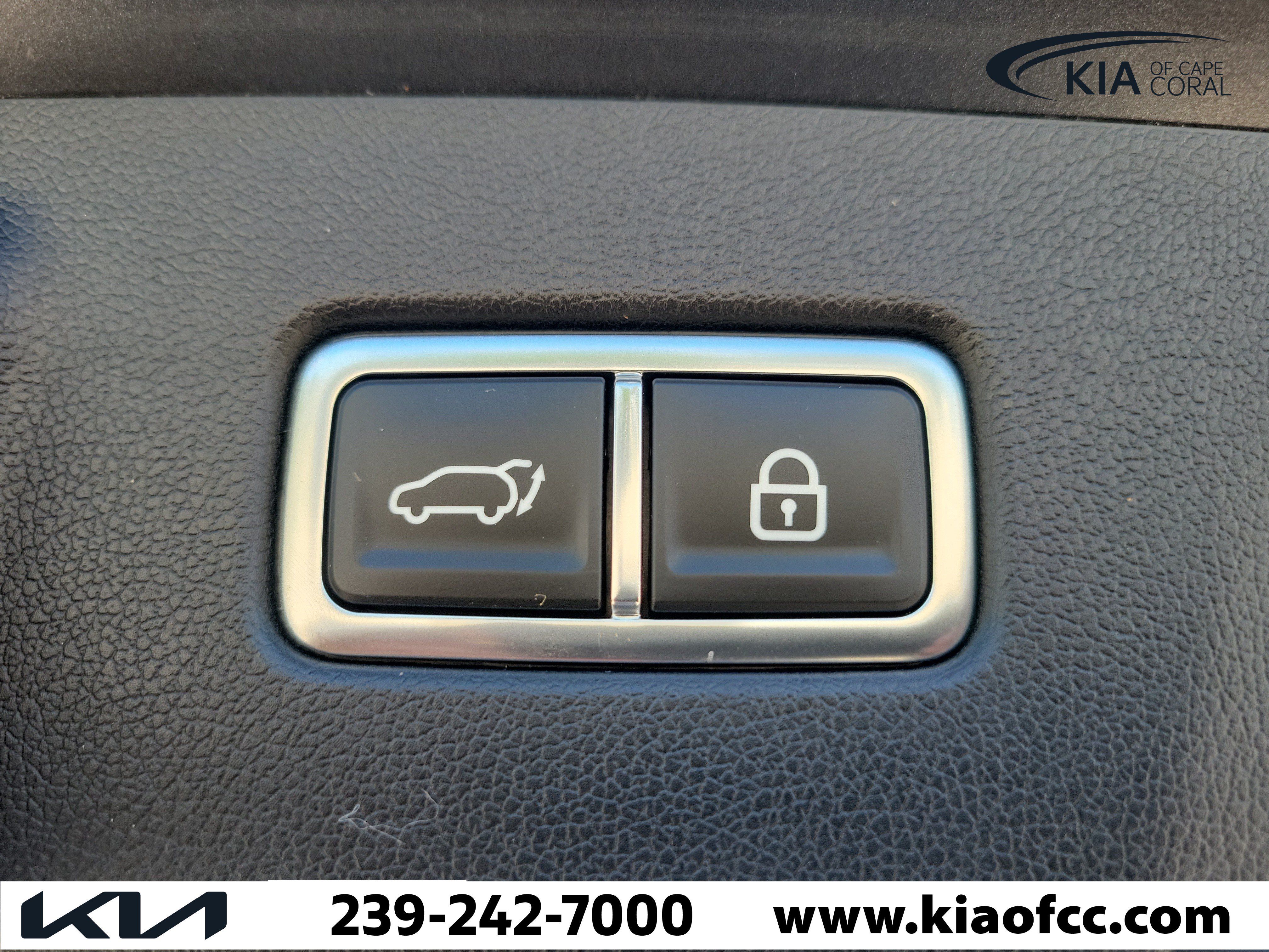 Certified 2023 Kia Sorento SX FWD image 12