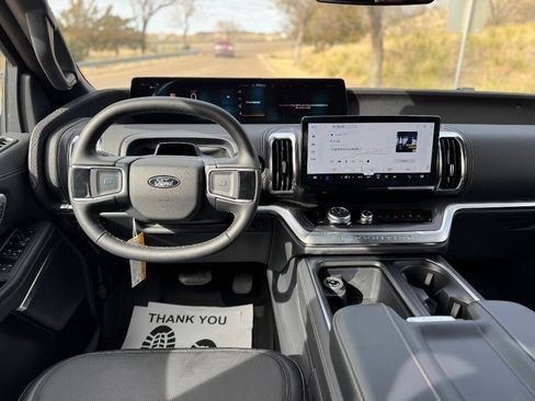 New 2026 Ford Expedition Platinum image 28