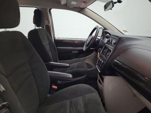 Used 2015 Dodge Grand Caravan American Value Package FWD image 21