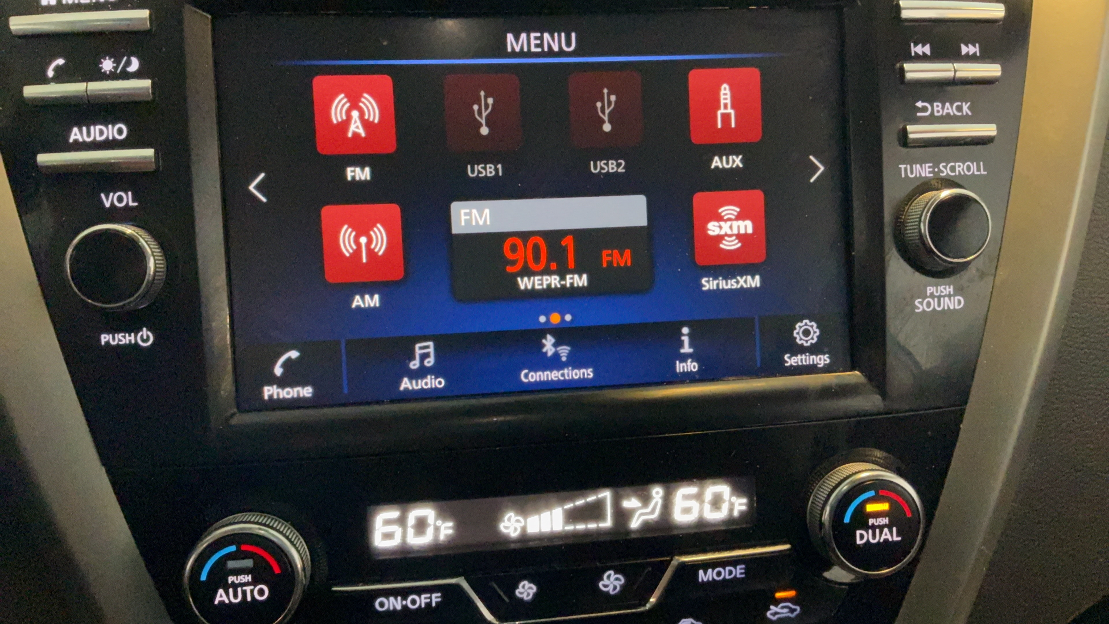 Used 2023 Nissan Murano SV FWD image 11
