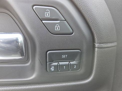 Used 2022 GMC Sierra 1500 SLT image 9