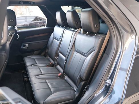 Used 2019 Land Rover Discovery HSE image 25