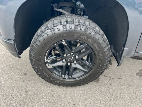 Used 2020 Chevrolet Silverado 1500 Custom Trail Boss w/ Custom Convenience Package AWD/4WD image 13