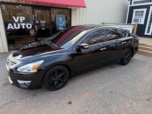 Used 2015 Nissan Altima 2.5 SV w/ Convenience Package image 8