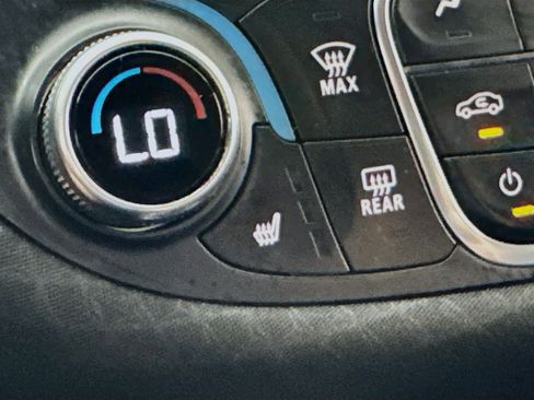 Used 2022 Chevrolet Malibu LT FWD image 4
