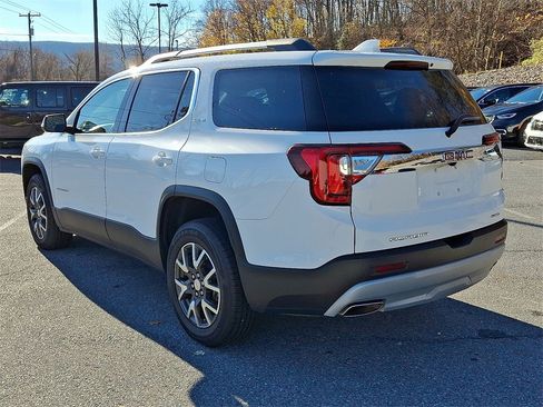 Used 2023 GMC Acadia SLE w/ Driver Convenience Package image 8