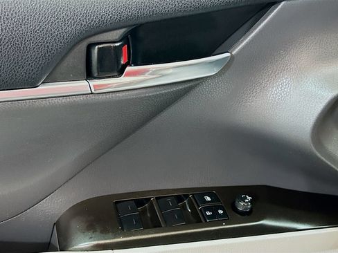 Used 2022 Toyota Camry LE FWD image 15