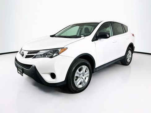 Used 2015 Toyota RAV4 LE FWD image 3