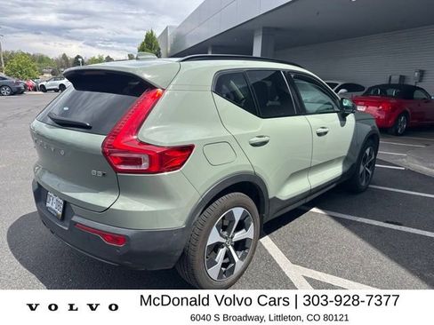 Used 2025 Volvo XC40 B5 Plus w/ Protection Package Premier AWD/4WD image 3