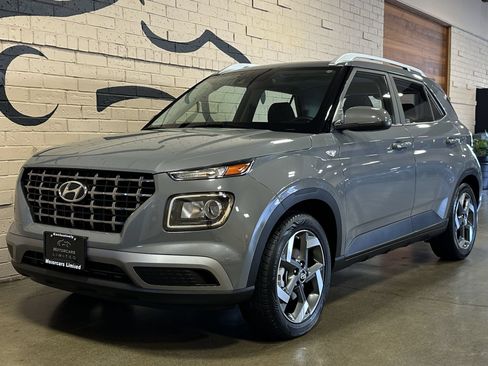 Used 2022 Hyundai Venue SEL w/ Cargo Package FWD image 10