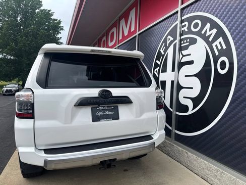 Used 2020 Toyota 4Runner TRD Off-Road Premium w/ Moonroof Package AWD/4WD image 12