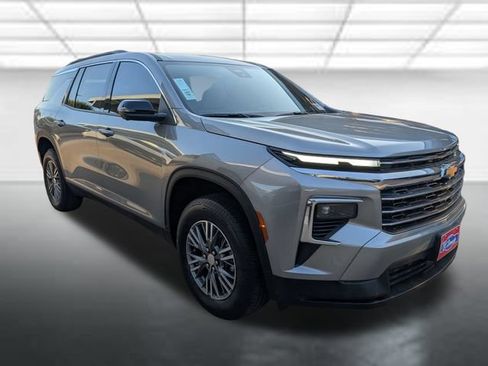 New 2026 Chevrolet Traverse LT w/ Driver Confidence Package FWD image 1