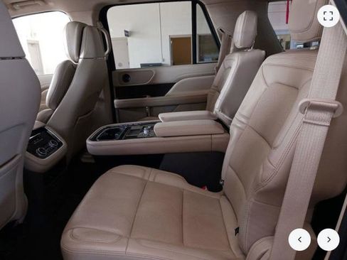 Used 2020 Lincoln Navigator Reserve image 25