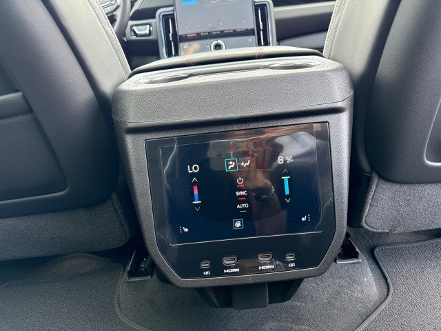 New 2026 GMC Yukon XL AT4 Ultimate AWD/4WD image 15