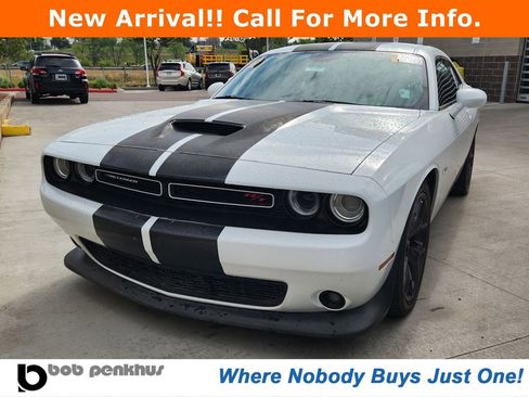 Used 2019 Dodge Challenger R/T RWD image 1