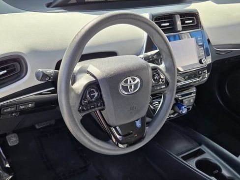 Used 2021 Toyota Prius LE FWD image 18