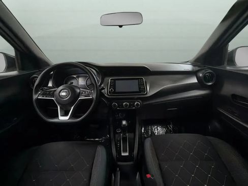 Used 2019 Nissan Kicks S FWD image 9