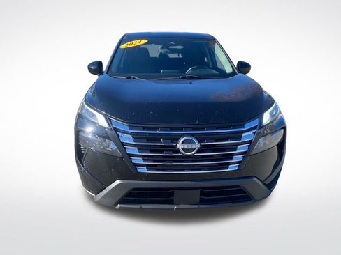 Used 2024 Nissan Rogue SV image 2