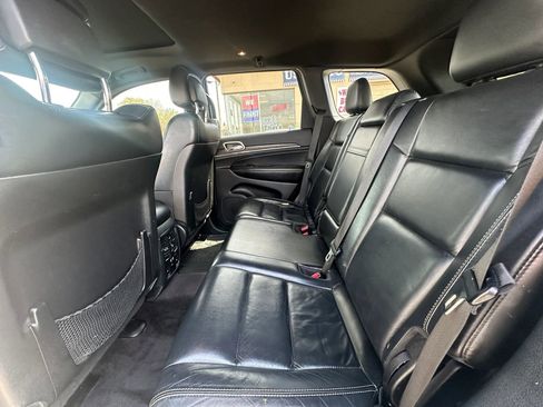 Used 2017 Jeep Grand Cherokee Limited image 22