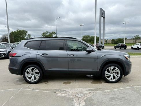 Certified 2022 Volkswagen Atlas SE image 5