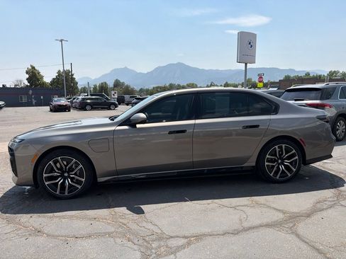 Used 2024 BMW 750e xDrive w/ Executive Package AWD/4WD image 5