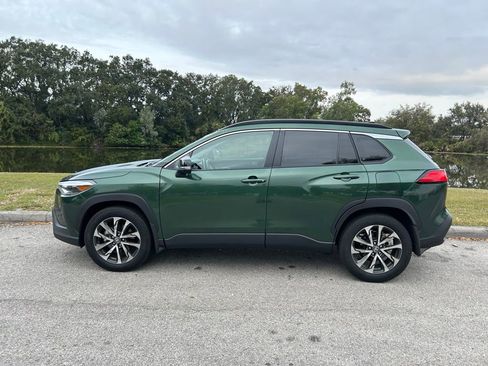 Certified 2025 Toyota Corolla Cross XLE image 2