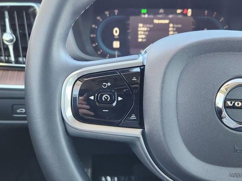 Used 2023 Volvo XC60 B6 Ultimate w/ Climate Package image 21