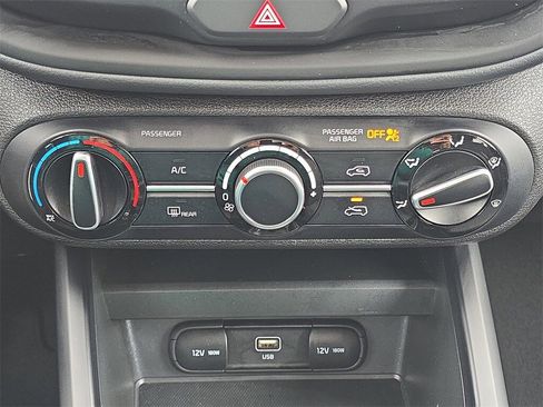 Used 2025 Kia Soul LX w/ LX Technology Package image 22