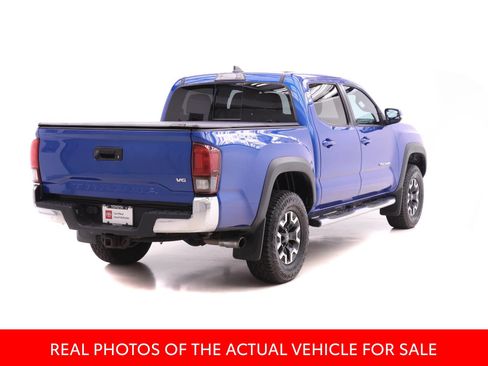 Certified 2018 Toyota Tacoma TRD Off-Road AWD/4WD image 2