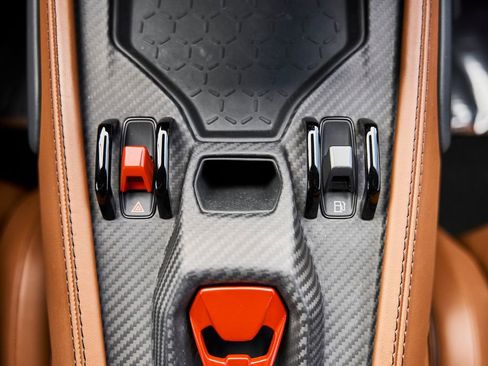 Used 2025 Lamborghini Revuelto AWD/4WD image 68