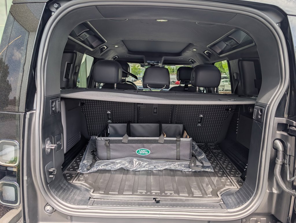 New 2026 Land Rover Defender 110 V8 AWD/4WD image 26