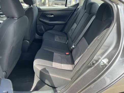 Used 2025 Nissan Sentra SR FWD image 10