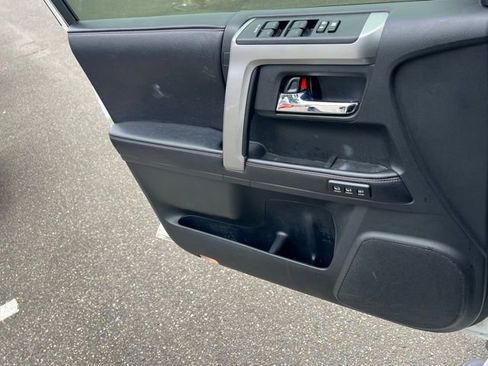 Used 2017 Toyota 4Runner SR5 Premium AWD/4WD image 17
