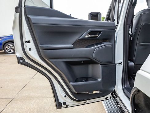 Used 2024 Lexus GX 550 w/ Accessory Package (Z1) AWD/4WD image 40